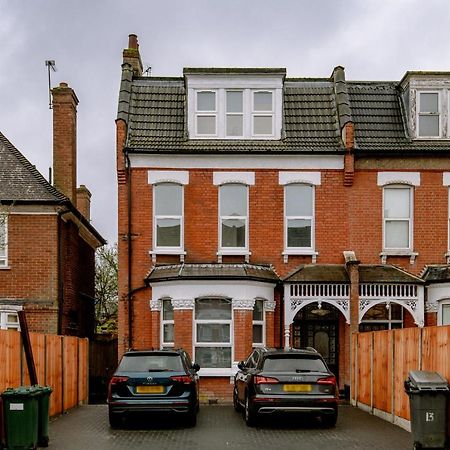 Fantastic New, London Apartment 3 Bed 1 Bath & Parking Whetstone Exterior foto